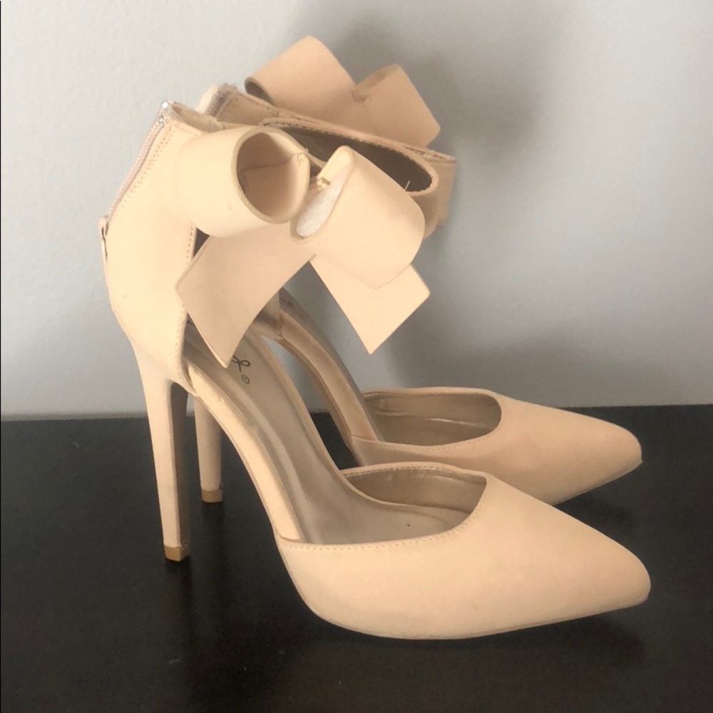 Qupid (Charlotte Russe) Nude Bow Heels